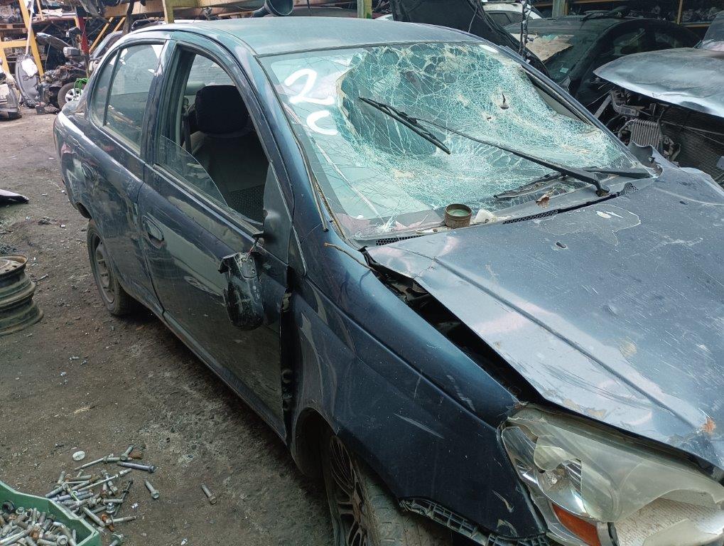  Toyota YARIS 2000 